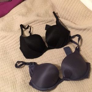 2 push-up Victoria’s Secret bras